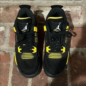 Jordan 4 “Thunder” kids